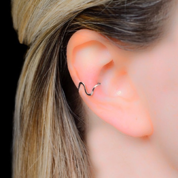 🌊 wave ear cuff fake faux conch cartilage clip on earcuff earring nonpierced - Picture 1 of 7
